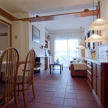 Apartamento En Frente De La Playa Apartman *